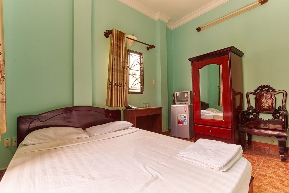 Ha Vy Hotel Ho Chi Minh-stad Buitenkant foto