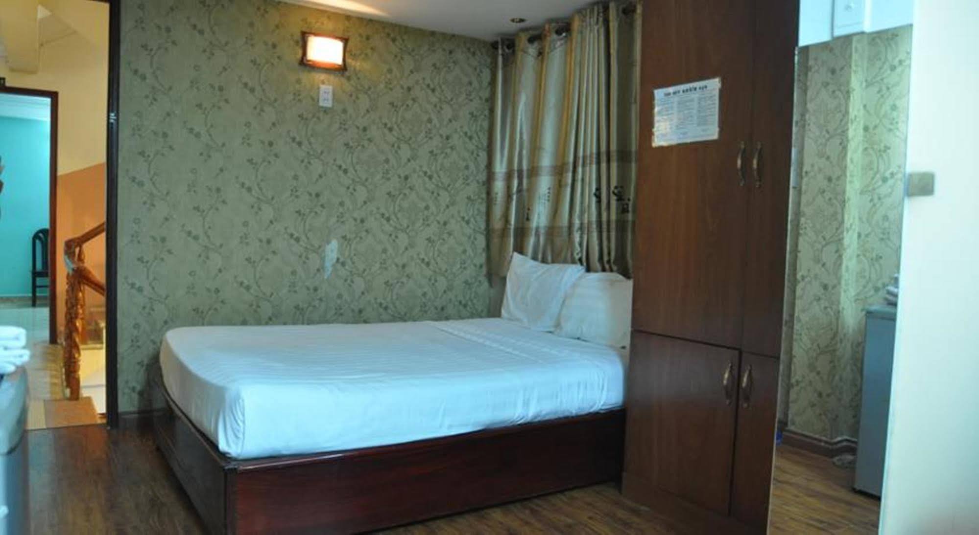 Ha Vy Hotel Ho Chi Minh-stad Buitenkant foto