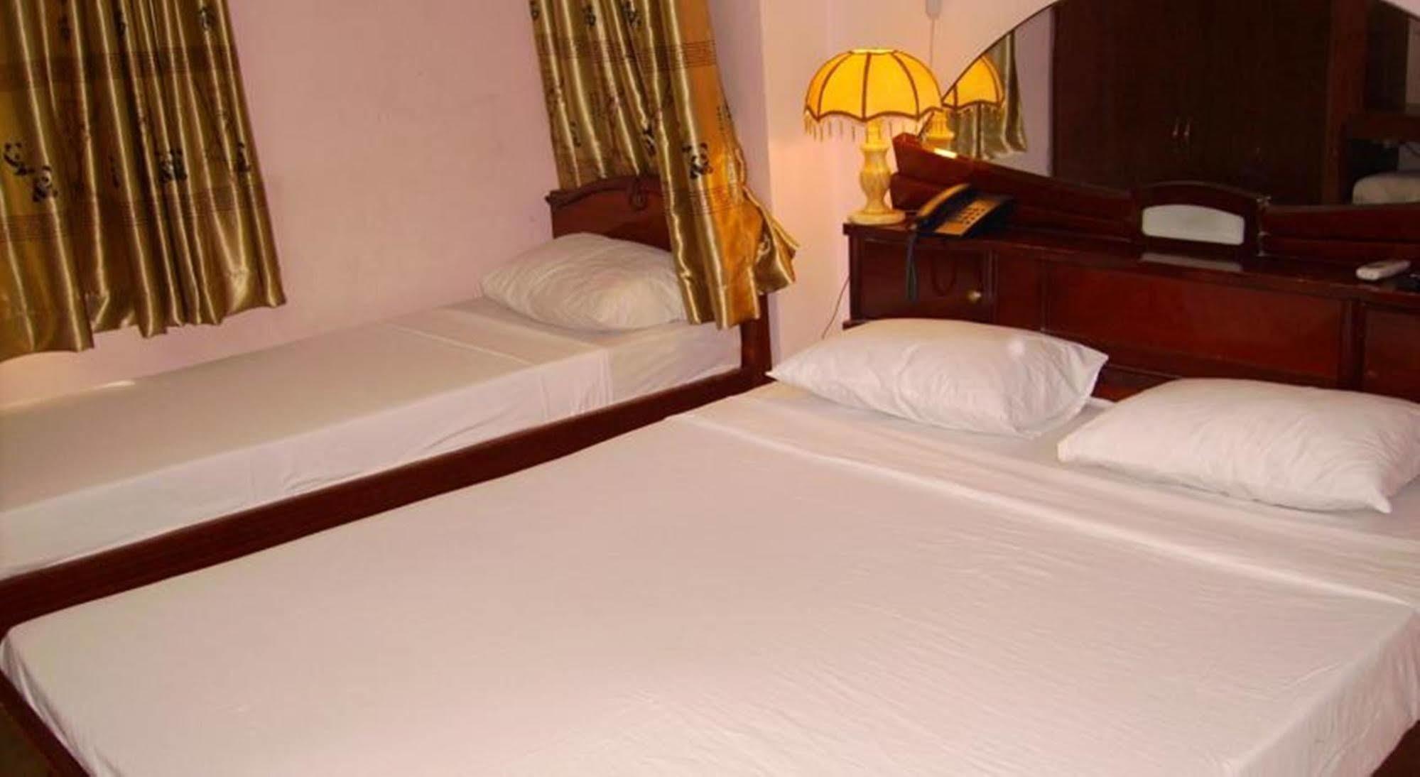 Ha Vy Hotel Ho Chi Minh-stad Buitenkant foto